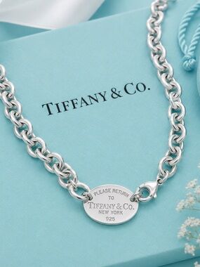 Authenticated Tiffany & Co. Return to Tiffany Oval Tag Necklace Silver 15.75”